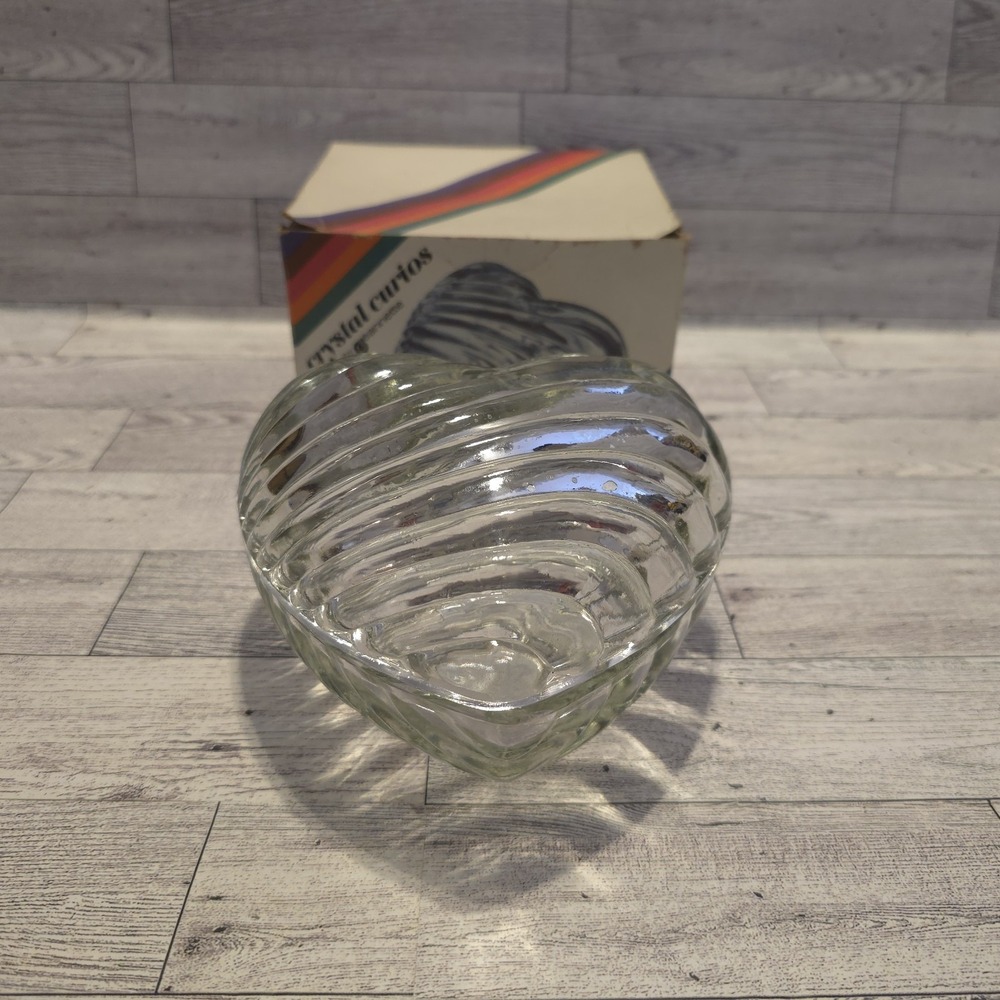 VINTAGE Jeannette Glass CRYSTAL CURIOS THE HEART Trinket Candy Dish Keepsakes